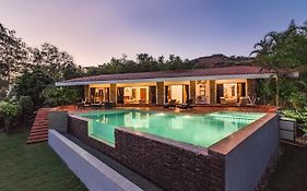 Saffronstays Shambhala Lakeside - 3Bhk Villa With Infinity Pool, Lakeview Deck & Alfresco Dining